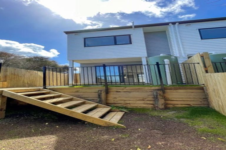 Photo of property in 1/7 South Pacific Place, Henderson, Auckland, 0612