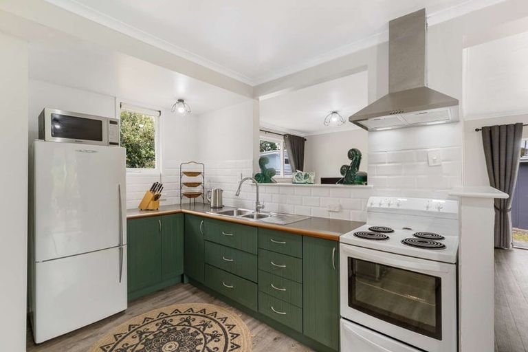 Photo of property in 43 James Mcleod Road, Shelly Beach, Helensville, 0874