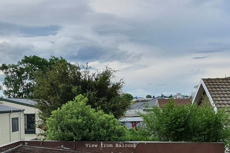 Photo of property in 2/7 Division Street, Riccarton, Christchurch, 8041