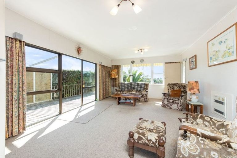 Photo of property in 61 Ennis Avenue, Pakuranga Heights, Auckland, 2010