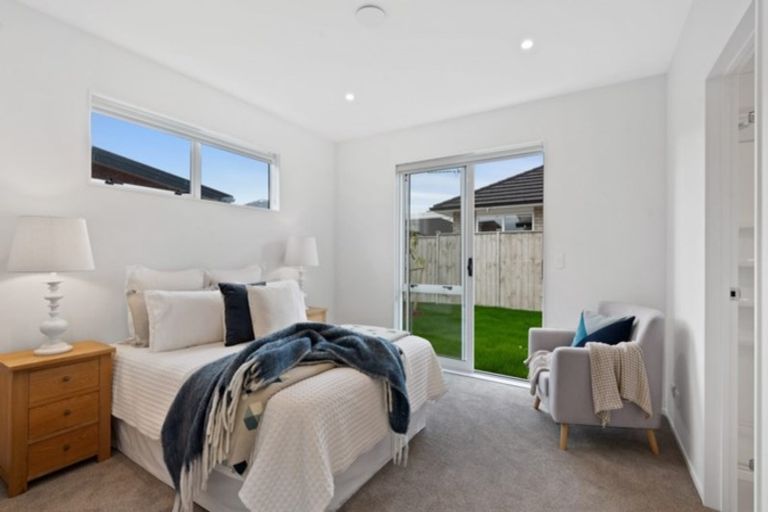 Photo of property in 23 Waituarua Drive, Takanini, 2112