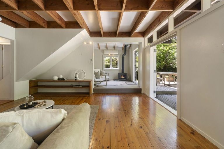 Photo of property in 53 Wood Bay Road, Titirangi, Auckland, 0604