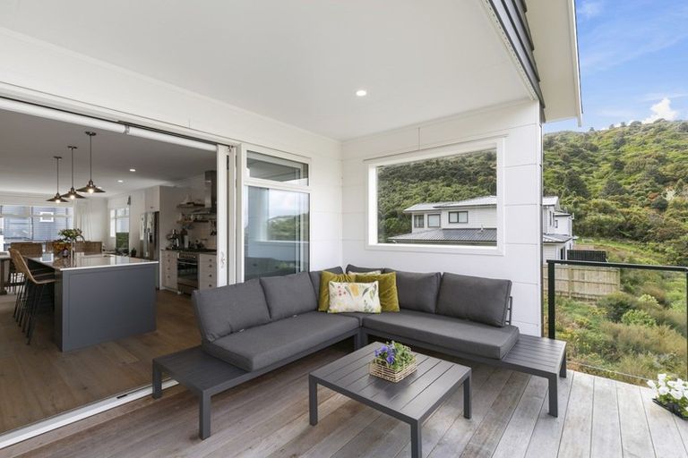 Photo of property in 98 Silverstream Road, Crofton Downs, Wellington, 6035