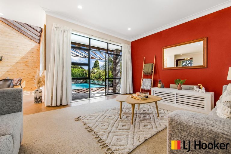 Photo of property in 168 Walter Strevens Drive, Conifer Grove, Takanini, 2112