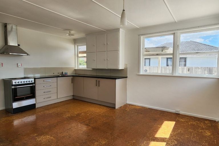 Photo of property in 26 Martin Road, Manurewa, Auckland, 2102