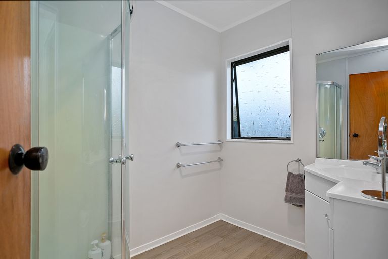 Photo of property in 74 Moore Street, Leamington, Cambridge, 3432