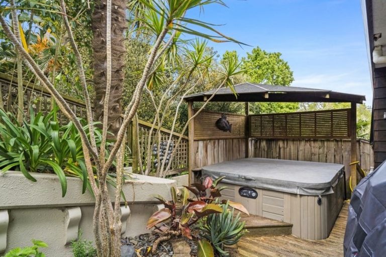 Photo of property in 42 Westview Court, Somerville, Auckland, 2014