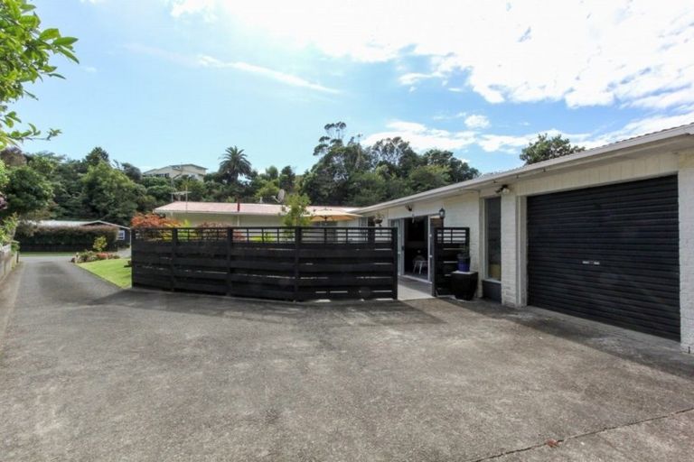 Photo of property in 2/12 Ambury Place, Merrilands, New Plymouth, 4312