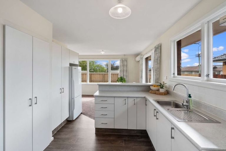 Photo of property in 39 Lake Terrace Road, Burwood, Christchurch, 8061