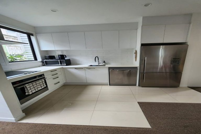 Photo of property in 10/50 Ocean View Road, Northcote, Auckland, 0627