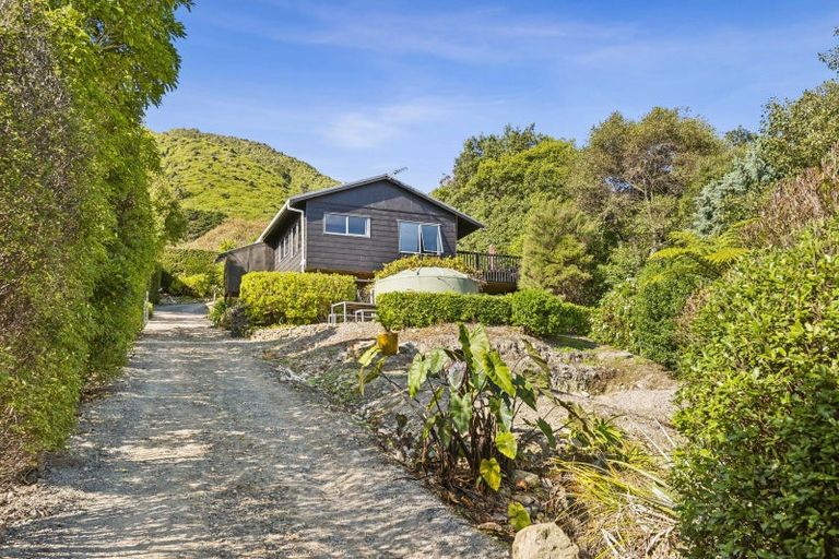 Photo of property in 240 Huia Street, Waikanae, 5391
