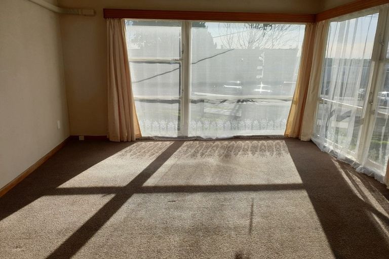 Photo of property in 11 College Road, Northcote, Auckland, 0627