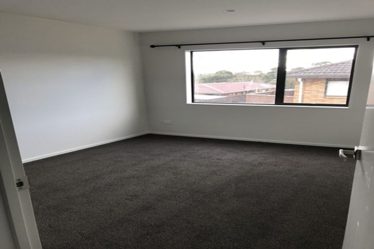 Photo of property in 1 Sophie Lane, Henderson, Auckland, 0612