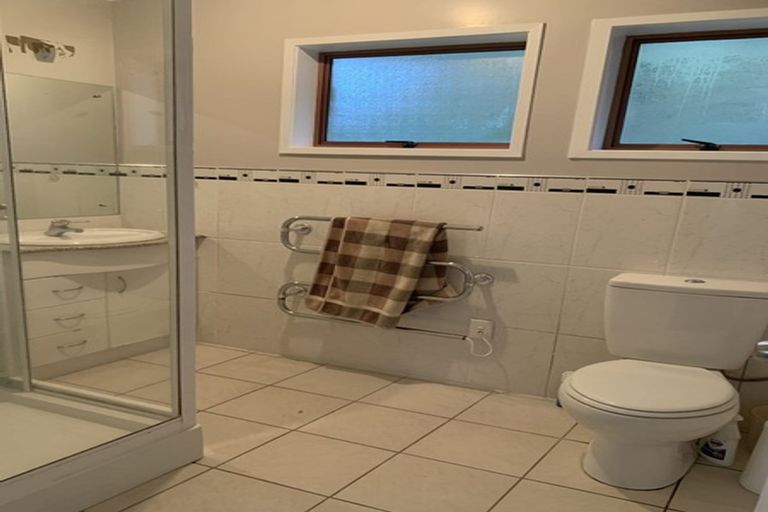 Photo of property in 1/17 Matuhi Rise, Henderson, Auckland, 0612