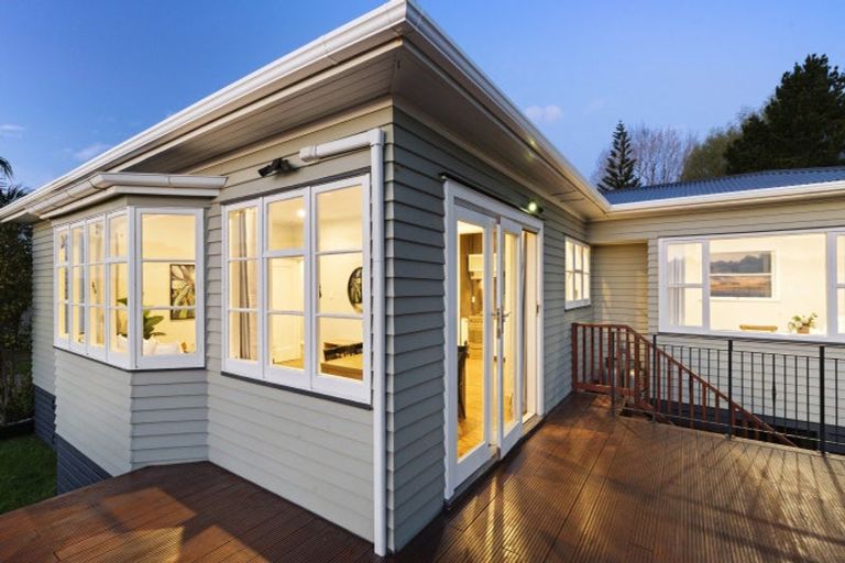 Photo of property in 51 Burrow Road, Pukekohe, 2120