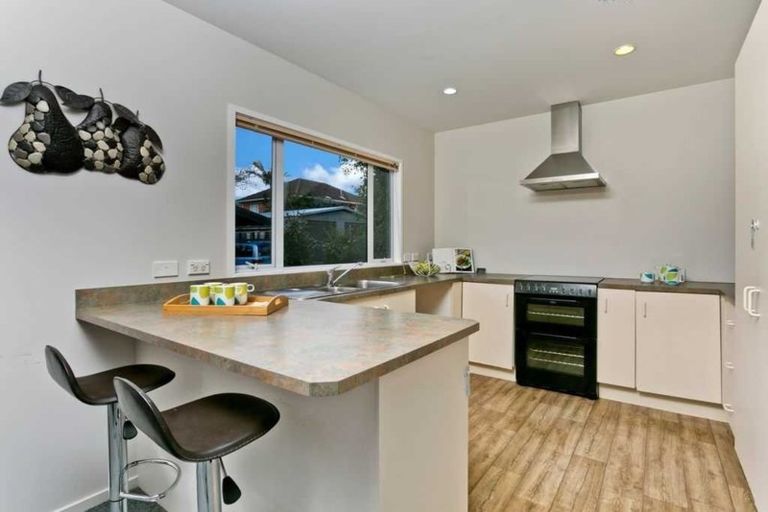 Photo of property in 12a Montgomery Avenue, Rothesay Bay, Auckland, 0630