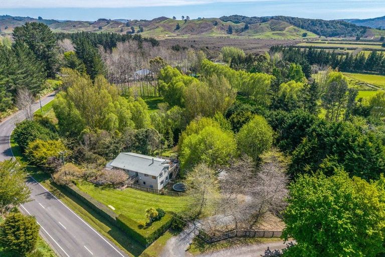 Photo of property in 52 Katherine Mansfield Drive, Whitemans Valley, Upper Hutt, 5371