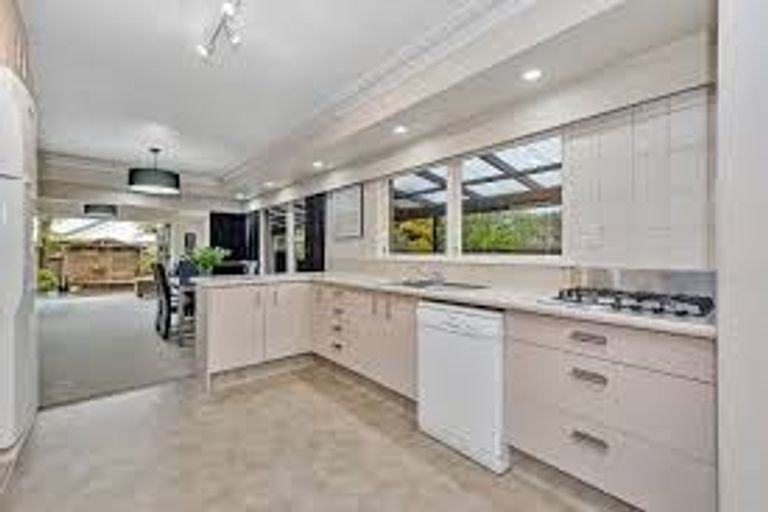 Photo of property in 9 Lynwood Place, Chedworth, Hamilton, 3210