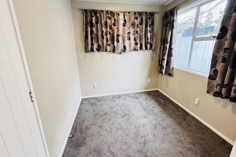 Photo of property in 32 Fitzwater Place, Henderson, Auckland, 0612