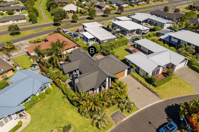 Photo of property in 8 Sara Way, Whitianga, 3510