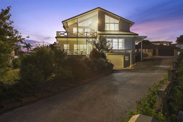 Photo of property in 12 Bilkey Avenue, Pukekohe, 2120