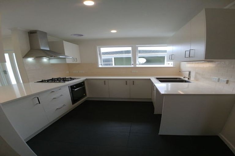 Photo of property in 89 Lauderdale Road, Birkdale, Auckland, 0626