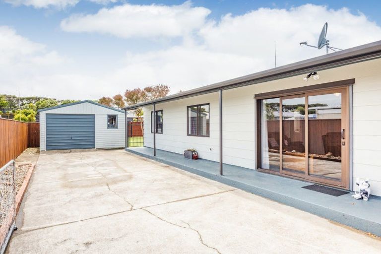 Photo of property in 25 Mcleavey Drive, Kelvin Grove, Palmerston North, 4414