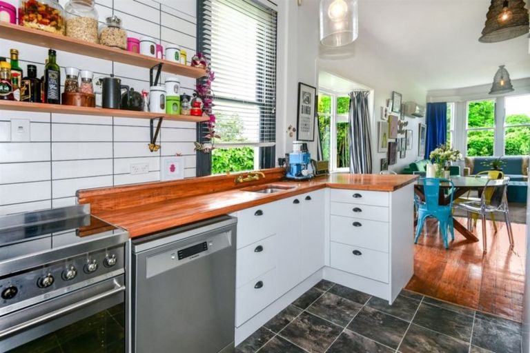 Photo of property in 12 Tyrone Street, Belfast, Christchurch, 8051