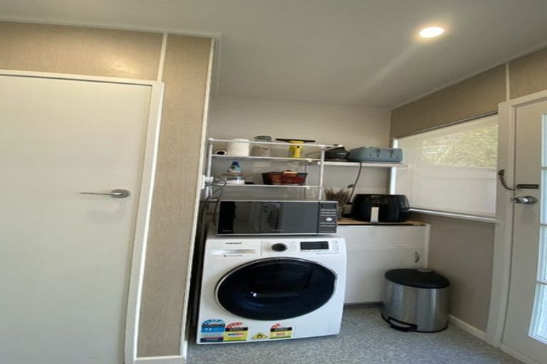 Photo of property in 3d Peckham Grove, Tawa, Wellington, 5028