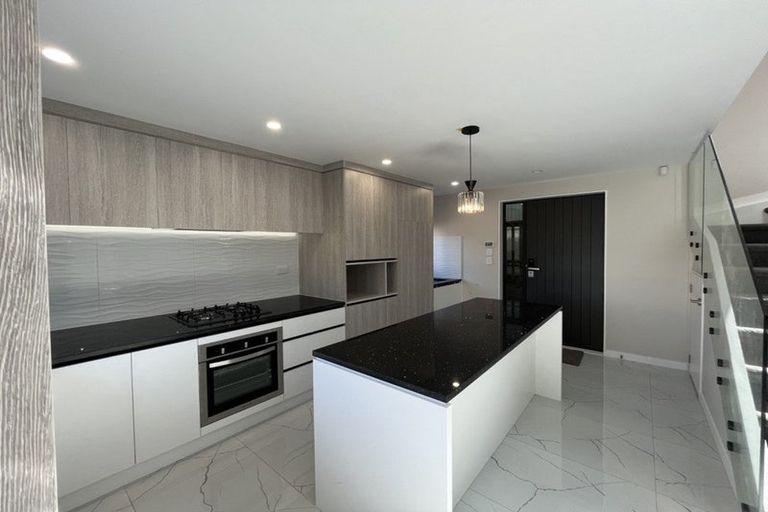 Photo of property in 431 Old Te Atatu Road, Te Atatu Peninsula, Auckland, 0610