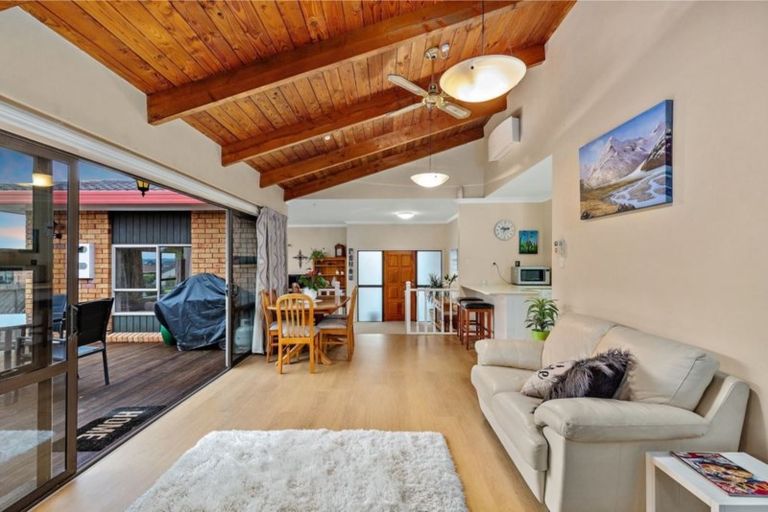 Photo of property in 22 White Heron Drive, Massey, Auckland, 0614