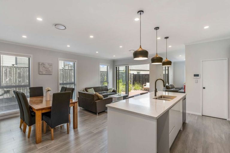 Photo of property in 95 Nobilo Road, Kumeu, 0810