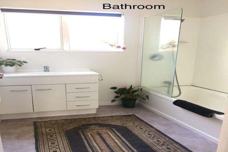 Photo of property in 6 Blueridge Close, Sunnyvale, Auckland, 0612