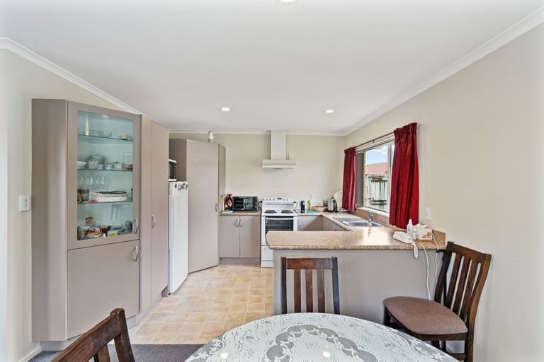 Photo of property in Rangeview Villas, 11/9 Fuller Close, Levin, 5510