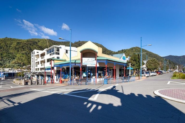 Photo of property in Oxleys Rock Apartments, 303/6 London Quay, Picton, 7220