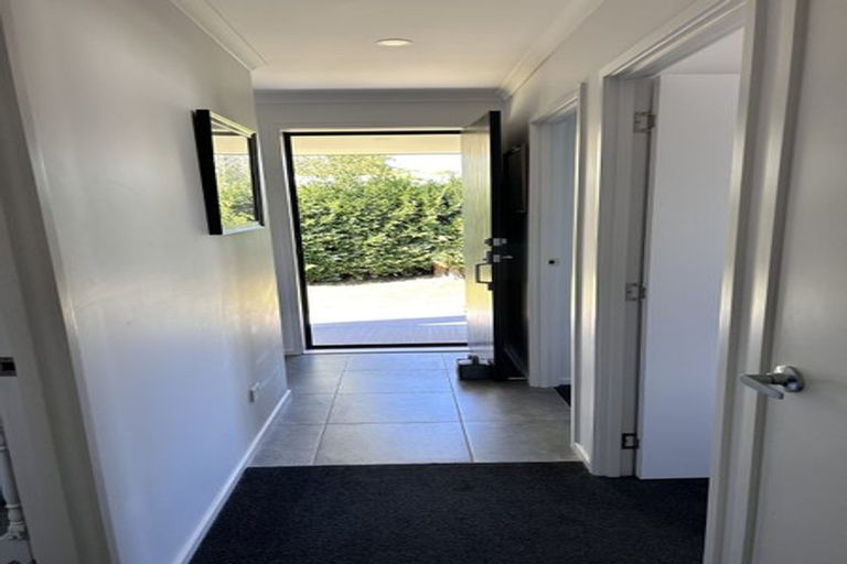 Photo of property in 15 Applemoors Way, Riverhead, 0820