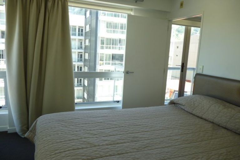 Photo of property in Terrace Heights Apartments, 8a/163 The Terrace, Wellington Central, Wellington, 6011