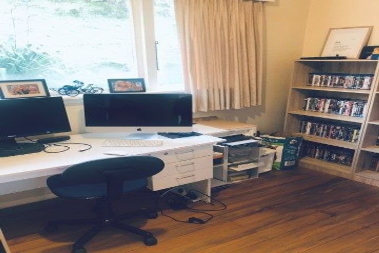 Photo of property in 243 Grays Road, Pauatahanui, Porirua, 5381