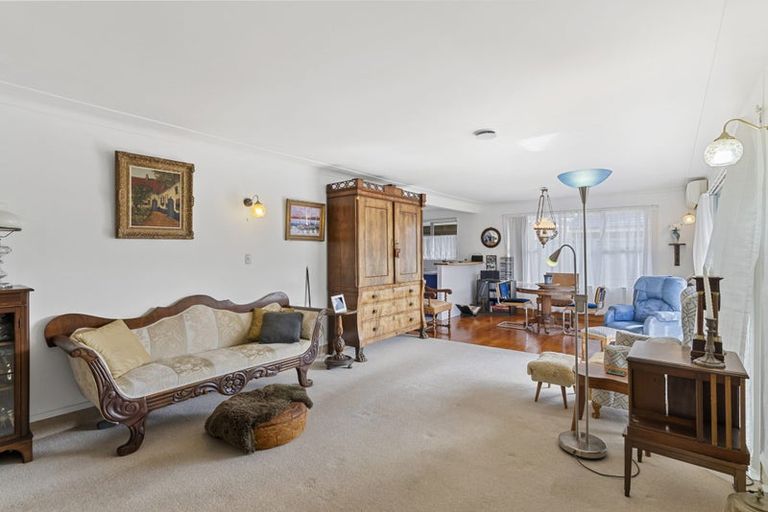 Photo of property in 34 Centreway Road, Orewa, 0931