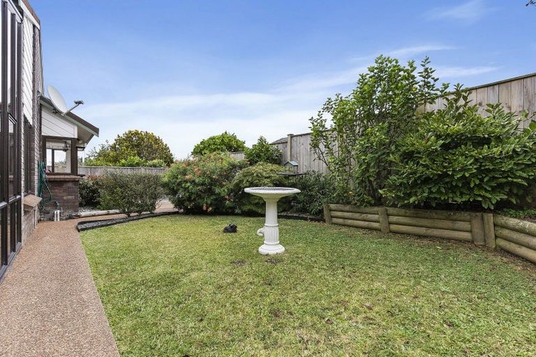 Photo of property in 77a Mirrabooka Avenue, Botany Downs, Auckland, 2010