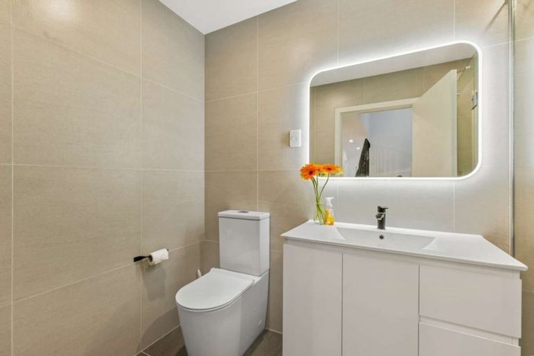 Photo of property in 50 Ascension Crescent, Orewa, 0931