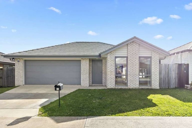 Photo of property in 11 Parton Road, Pukekohe, 2120