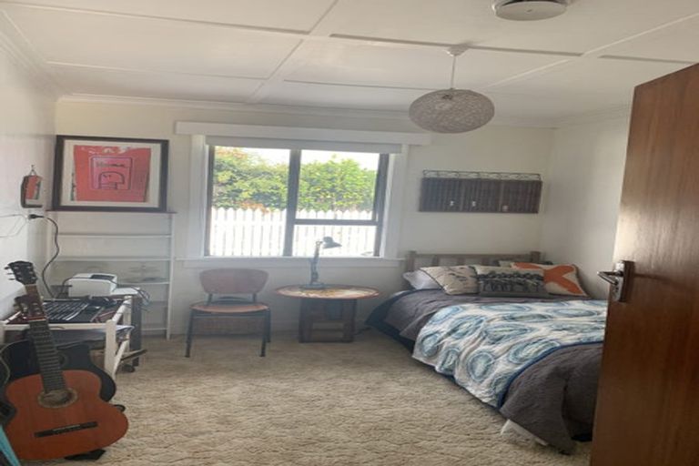 Photo of property in 69 Domett Street, Opunake, 4616