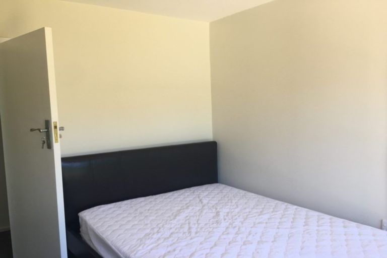 Photo of property in 16 Rochford Place, Bryndwr, Christchurch, 8052