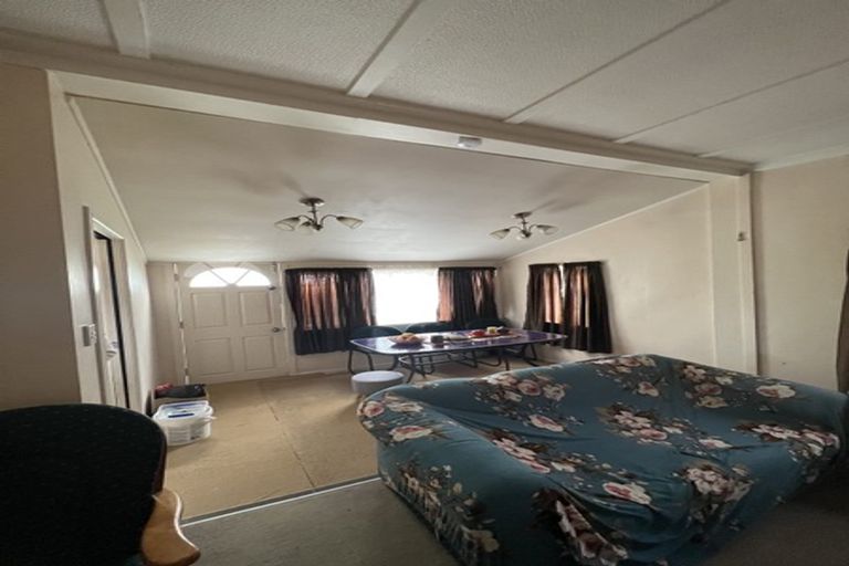 Photo of property in 48 Brandon Road, Glen Eden, Auckland, 0602