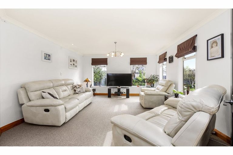 Photo of property in 2 Merlot Place, Rototuna, Hamilton, 3210