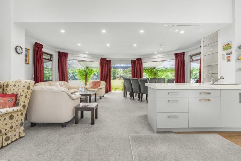 Photo of property in 66-66a Kuratawhiti Street, Greytown, 5712