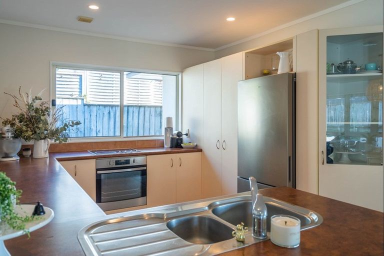 Photo of property in 137 Realm Drive, Paraparaumu, 5032