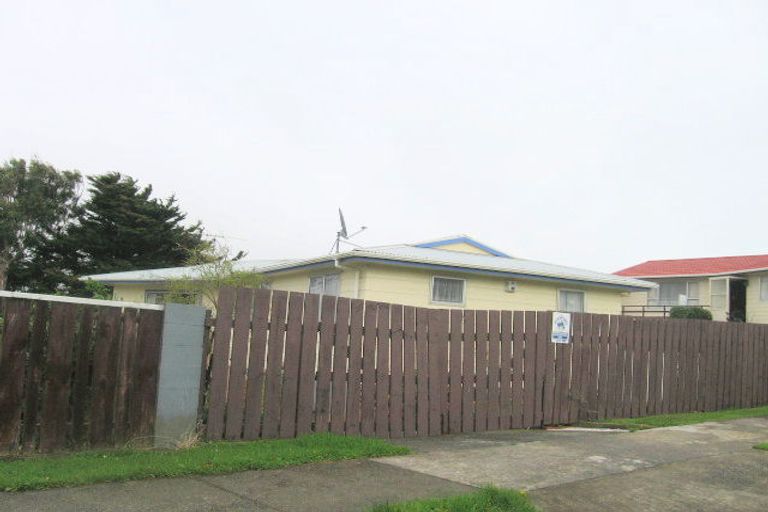 Photo of property in 160 Conclusion Street, Ascot Park, Porirua, 5024