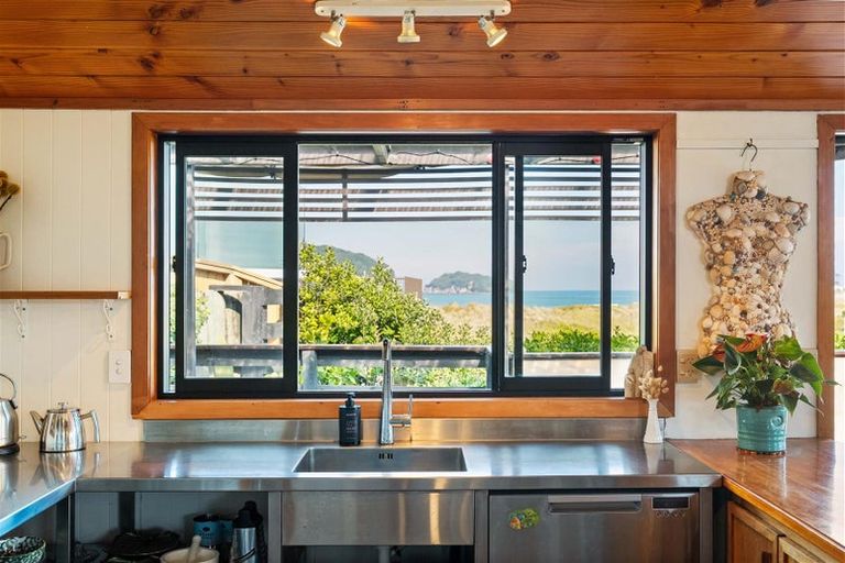 Photo of property in 116 Saint Patricks Row, Whangamata, 3620